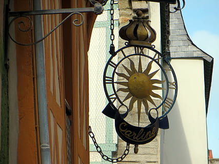 ventile, unterrichtet, Geschäft, echoppe, Sonne, Handel, die Architektur, hängend, gebaute Struktur, keine Leute, Gebäudehülle, Tag, Zeit, Uhr, Gebäude, Wandbau - Funktion, römische Ziffer, Richtigkeit, Minutenzeiger, Kreis, draußen, Metall, gestalten, Transport, römisch, Ziffernblatt, Antiquität, Schmiedeeisen, Rad, 4K, CC0, gemeinfrei, lizenzfrei