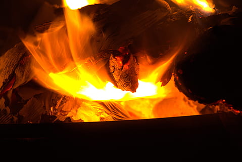 fuoco, raggi, mistico, bruciare, atmosfera, Feuervogel, animale, misticismo, sfondo, uccello mitico, splendore, rosso brillante, luce, fiamma, calore - temperatura, ardente, colore arancione, inferno, rosso, fuoco - fenomeno naturale, natura, notte, raggiante, movimento, legno - materiale, ceppo, legna, nessuno, all'aperto, lunga esposizione, movimento sfocato, falò, ambiente, legna da ardere, fuoco di bivacco, 5K, CC0, dominio pubblico, privo di copyright