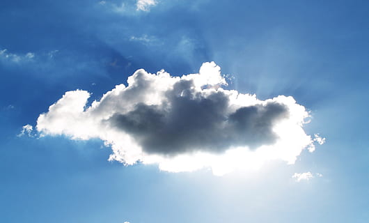 Weiß, Blau, Himmel, Wolke, Hintergrund, paradiesisch, Tag, Licht, Sommer-, rein, Religion, Sauerstoff, draussen, Tageslicht, Atmosphäre, Frieden, Meteorologie, Klima, Farbe, Wetter, Ozon, hell, hoch, Schönheit, wunderschönen, Natur, Luft, wolke - himmel, Wolkengebilde, weiße Farbe, Schönheit in der Natur, Hintergründe, Umgebung, Sonnenlicht, Spiritualität, Szenen - Natur, flauschige, Wind, idyllisch, keine Leute, draußen, Sonne, Weichheit, abstrakt, 2K, CC0, gemeinfrei, lizenzfrei