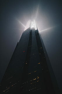 faible, photo d'angle, grande hauteur, bâtiment, nuageux, ciel, jour, gratte ciel, réflexion, lumière du soleil, éclair de soleil, lumières, architecture, structure construite, extérieur du bâtiment, grand - haut, la tour, illuminé, faible angle de vue, nuit, personne, la nature, Destinations de voyage, Voyage, en plein air, ville, reflet, tourisme, extérieur d'immeuble de bureaux, brillant, communications globales, 5K, CC0, domaine public, libre de droits
