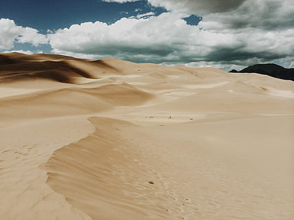 Wüstenfeld, Weiß, wolkig, Himmel, tagsüber, Wüste, Sand, dramatisch, Wolken, Dünen, Wildnis, trocken, Natur, Landschaft, sahara, szenisch, Hügel, Land, Szenen - Natur, wolke - himmel, Sanddüne, Ruhe, Schönheit in der Natur, ruhige Szene, Umgebung, trockenes Klima, Klima, Nicht-städtische Szene, Tag, Strand, keine Leute, Fernbedienung, draußen, Kraft in der Natur, 2K, CC0, gemeinfrei, lizenzfrei