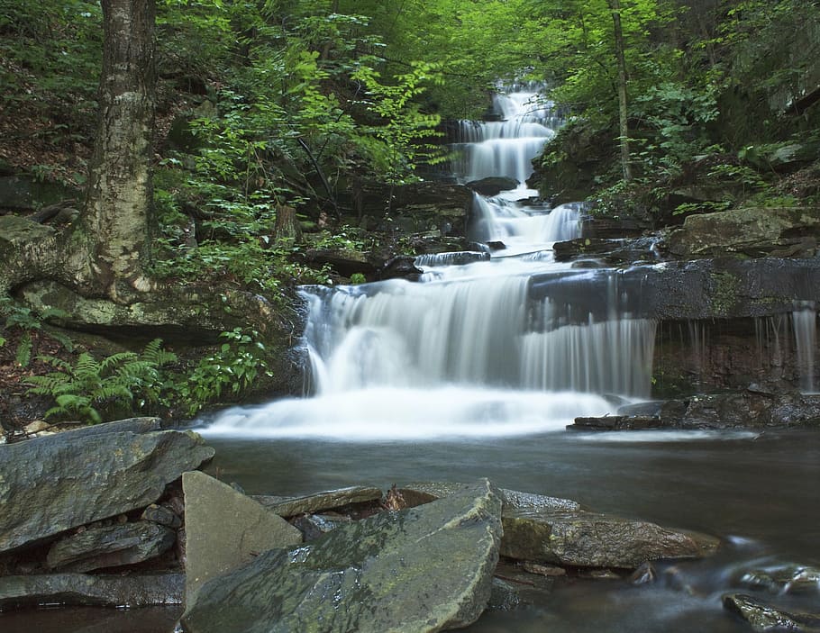 Wasserfall, Wasser, Felsen, fallen, Strom, Kaskade, Grün, Landschaft, Natur, nass, fließend, Sommer-, Laub, frisch, Bewegung, Bach, tolle, Paradies, Wald, Fluss, Baum, Frische, tropischer Regenwald, Blatt, draußen, szenen, Schönheit in der Natur, Langzeitbelichtung, Szenen - Natur, fließendes Wasser, Pflanze, Rock, Rock - Objekt, solide, Bewegungsunschärfe, Land, keine Leute, Tag, Kraft in der Natur, Regenwald, fallendes Wasser, 2K