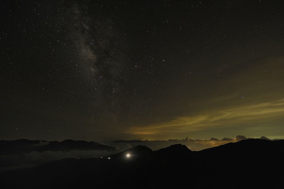 muntanyes, envoltat, núvols, posta de sol, galàxia, mt, Wuling, nit, muntanya, estrella - espai, cel, astronomia, escenics - natura, espai, Serra, bellesa a la natura, medi ambient, tranquil·litat, naturalesa, escena tranquil·la, cap gent, paisatge, majestuós, il·luminat, estrella, Via Làctea, cim de muntanya, espai i astronomia, 1080P