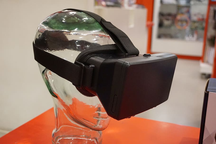 ulleres negres, negre, vr, gots, realitat virtual, simulació, virtual, transport, cap gent, primer pla, dia, a l'aire lliure, a l'interior, centrar-se en primer pla, transparent, vidre - material, tecnologia, generació de combustible i energia, plàstic, ampolla, natura morta, contenidor, taula, naturalesa, salut i medicina, equipament, sol objecte, casc, 5K