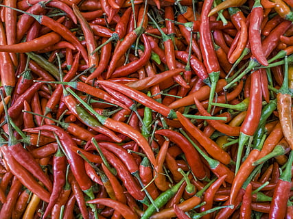 chili, pepper, rød, mat, grønnsak, friskhet, krydder, chili pepper, varme - temperatur, organisk, bakgrunn, mat og Drikke, stor gruppe gjenstander, full ramme, overflod, stilleben, ingen folk, spise sunt, rød chili pepper, høy vinkel visning, til salgs, velvære, detaljhandel, 4K, CC0, offentlig domene, opphavsrett gratis