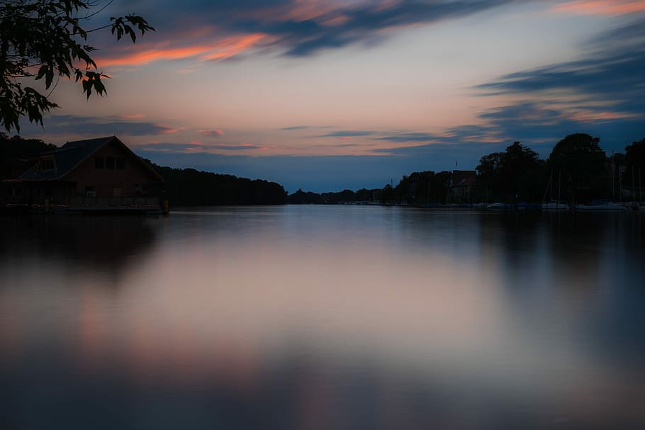 Silhouette, Bäume, wolkig, Himmel, Sonnenuntergang, stillwater, See, Wolke, Dämmerung, Wasser, Reflexion, müggelsee, Deutschland, Leben, Abend, Stille, Baum, Landschaft, Natur, wolke - himmel, die Architektur, gebaute Struktur, Ufergegend, Gebäudehülle, Schönheit in der Natur, Szenen - Natur, Ruhe, keine Leute, ruhige Szene, Gebäude, orange Farbe, draußen, 4K