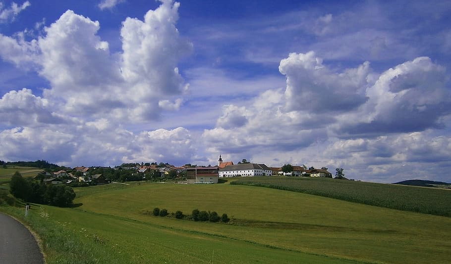 østrig, landskab, skyer, bakker, himmel, naturskøn, vista, felter, natur, uden for, landsby, bygninger, Land, landskabet, enge, landdistrikterne, sommer, forår, scenics, landlige scene, sky - himmel, udendørs, Europa, Mark, bakke, england, grøn farve, uk, panoramisk, landbrug, gård, arkitektur, bygget struktur, bygning udvendig, bygning, græs, plante, jord, miljø, scenics - natur, ingen mennesker, boligområde, hus, skønhed i naturen, 1080P