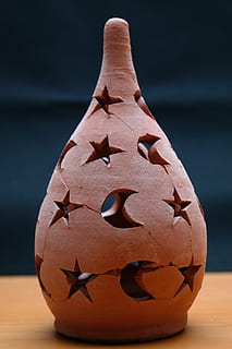 llum de vent, so, ceràmica, lluna, estrella, trencat, esquerdat, celebració, art i artesania, menjar i beguda, cara antropomòrfica, menjar, carbassa de Halloween, cara, carbassa, creativitat, Halloween, artesania, primer pla, cap gent, antropomòrfic, a l'interior, sol objecte, centrar-se en primer pla, taula, 5K, CC0, domini públic, lliure de regalies