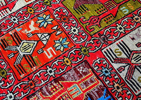 tessile multicolore, modello, tappeto orientale, tappeto, Oriente, pensionato, rivenditori di tappeti, tacchino, tappeto persiano, centro di tessitura di tappeti, esotico, struttura, ordito, motivo di sfondo, culture, tappeto - arredamento, tessile, cultura indigena, multicolore, decorazione, cultura dell'est asiatico, mestiere, sfondi, Asia, immagine a colori, fotogramma intero, storia, avvicinamento, arte e artigianato, design, rosso, nessuno, in casa, creatività, vista dall'alto, motivo floreale, forma, pavimentazione, variazione, ripetizione, pavimento piastrellato, 5K, CC0, dominio pubblico, privo di copyright