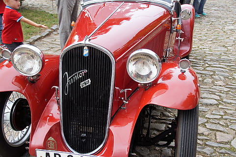 auto, veteraani-, oldtimer, vanha, bugatka, nostalgia, kuljetustapa, punainen, maa-ajoneuvo, kuljetus, moottoriajoneuvo, retro-tyylinen, ajovalot, päivä, vintage-auto, kiinteä, ulkona, metalli-, antiikki-, edestä, kiiltävä, ei ihmisiä, vuosikerta, kromi, 5K, CC0, public domain, rojaltivapaa