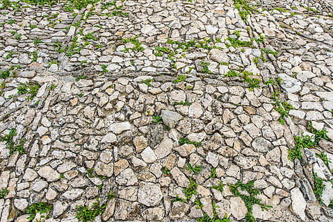 paviment, sòl, pedres, medieval, fons, naturalesa, patró, terra, esquerdat, aspre, resum, a l'aire lliure, marc complet, textura, dia, cap gent, vista d’angle alt, sòlid, paret, escenics - natura, clima àrid, primer pla, material de pedra, patró natural, camp, paret de pedra, clima, 5K, CC0, domini públic, lliure de regalies