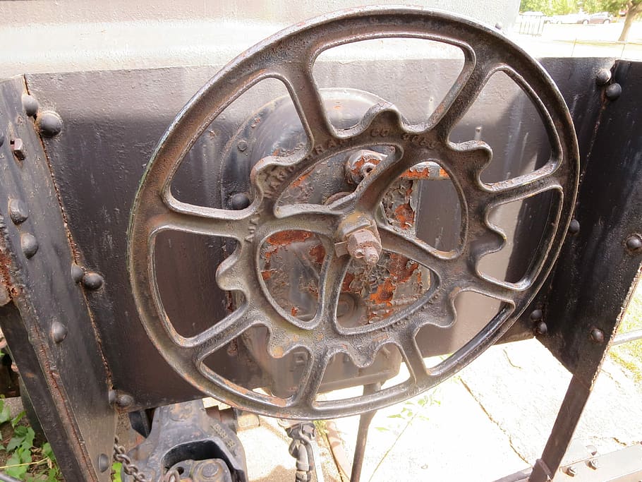 ferro, tren, dirigir, vell, cap gent, a l'aire lliure, dia, primer pla, equipament, metall, rovellat, transport, abandonat, vehicle terrestre, vista d’angle alt, manera de transport, obsoleta, roda, maquinària, espatllat, aixafar, forma, transport per ferrocarril, deteriorament, ferro - metall, 4K