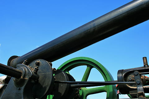 màquina de vapor, motor, vapor, negre, verd, ferro, pila, canonada, roda, poder, robust, blau, metall, cap gent, cel, naturalesa, canó, cel clar, arma, el passat, militar, història, primer pla, dia, a l'aire lliure, conflicte, guerra, lluita, assolellat, ferro - metall, vell, 4K, CC0, domini públic, lliure de regalies
