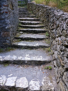 passos, pedra, caminho, Escadaria, escada, Rocha, arquitetura, degraus e escadas, estrutura construída, ninguém, material de pedra, sólido, dia, direção, o caminho a seguir, parede, natureza, velho, recurso de construção de parede, pedra - objeto, parede de pedra, em uma sequência, ao ar livre, história, o passado, 4K, CC0, domínio público, royalty free