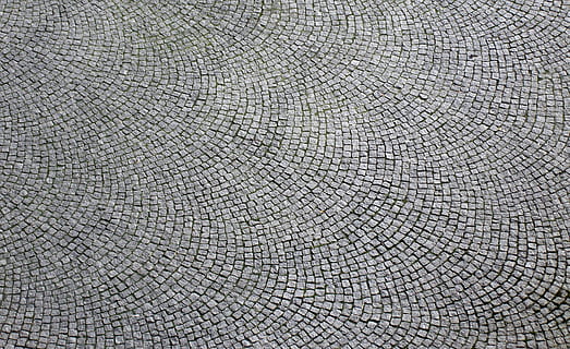 tekstur, liten patch, mønster, buer, steiner, basalt, rom, fortau, hylle, veiarbeid, byggemateriale, brostein, gamleby, kostbar, full ramme, bakgrunn, strukturert, ingen folk, dag, høy vinkel visning, nærbilde, design, form, natur, utendørs, grå, arkitektur, sirkel, geometrisk form, fravær, rett over, tekstil, 2K, CC0, offentlig domene, opphavsrett gratis