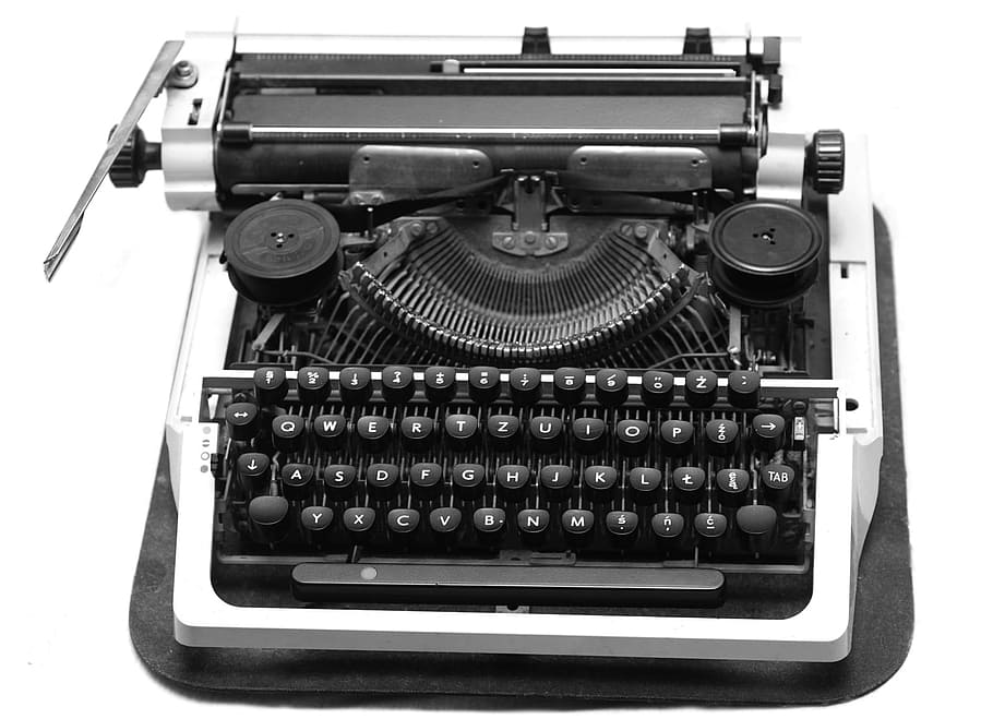 gris, negre, màquina d’escriure, vell, retro, vintage, antiguitat, tipus, màquina, escriure, metall, escriptor, equipament, oficina, clau, passat de moda, estil retro, mecanografiat, obsoleta, text, correspondència, alfabet, nostàlgia, color negre, maquinària, carta, fons blanc, sol objecte, tecnologia, a l'interior, comunicació, taula, cap gent, analògic, primer pla, vista d’angle alt, part de la màquina, calculadora, natura morta, el passat, 1080P
