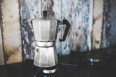 argento, nero, moka, caffè, pentola, creatore, caffettiera a filtro, italiano, Ottagono, octa, alluminio, cucina, in ritardo, caffè espresso, Vintage ▾, retrò, bar, caffè - bevanda, bere, caffettiera, calore - temperatura, macchinario, tazza, caffeina, concentrarsi sulle conoscenze acquisite, apparecchio, cibo e bevande, in casa, stufa, avvicinamento, cucina domestica, stanza domestica, casa, natura morta, nessuno, preparazione, attrezzature domestiche, giorno, color argento, 5K, CC0, dominio pubblico, privo di copyright