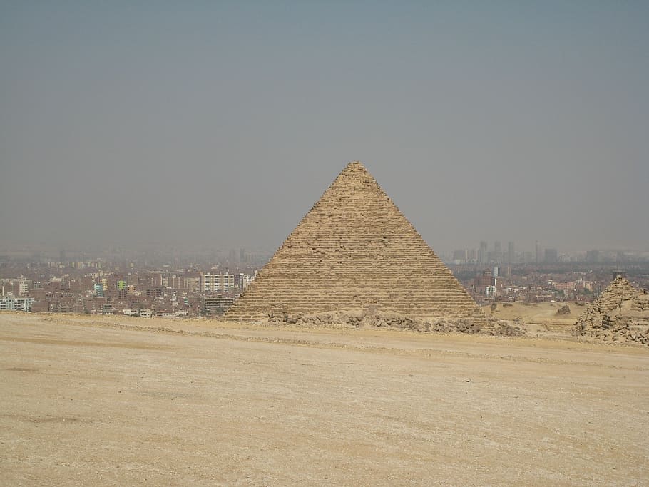 piràmide, Egipte, sorrenca, Cairo, giza, antic, egipci, viatjar, desert, monument, història, referència, tomba, pedra, famós, ruïna, arqueologia, civilització, forma, arquitectura, estructura construïda, el passat, cel, destinacions de viatge, exterior de l'edifici, turisme, civilització antiga, naturalesa, cel clar, ciutat, terra, dia, cap gent, còpia espai, a l'aire lliure, història antiga, 2K