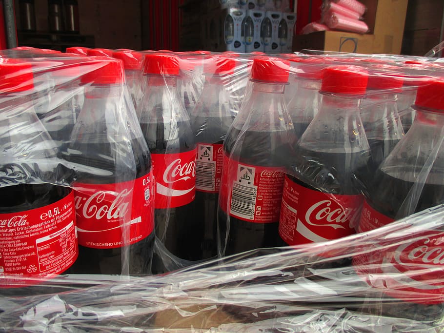 Coca Cola, cola, sticle, băutură, sticle, ambalaje, roșu, mărci comerciale, transport, delicios, ştiinţă, laborator, nici o persoana, biologie, în interior, transparent, plastic, educaţie, sticlă - material, sănătate și medicină, cercetare, a închide, recipient, punga de plastic, sac, sânge, grup mare de obiecte, cercetare medicala, mancare si bautura, sticlă, poluare, consumismului, 4K