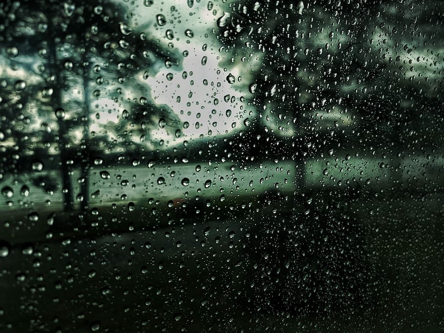 Tropfen, Regen, Wasser, Wassertropfen, Natur, Makro, Regen, Wasser, fallen, Regentropfen, nass, detailliert, regnerisches Wetter, Fenster, dunkel, grau, Makrofotografie, Glas - Material, transparent, Transportmittel, Regenzeit, Fahrzeuginnenraum, Vollbild, Kraftfahrzeug, Auto, keine Leute, Transport, drinnen, Glas, 4K