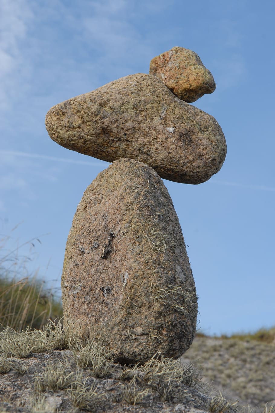 pedra, equilibri, steinmann, estabilitat, naturalesa, cel, sòlid, rock, cap gent, terra, dia, rock - object, camp, centrar-se en primer pla, planta, primer pla, tranquil·litat, textura, pila, pedra - objecte, a l'aire lliure, aspre, núvol - cel, 2K