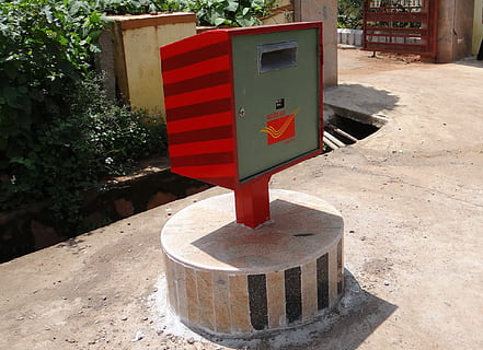 postkasse, indien, brev boks, Postboks, Dharwad, stolpe, Karnataka, sollys, dag, rød, ingen mennesker, natur, meddelelse, udendørs, skilt, skygge, bygget struktur, plante, metal, træ, arkitektur, by, vej, gade, beholder, tæt på, solrig, 1080P, CC0, offentligt domæne, royaltyfrie