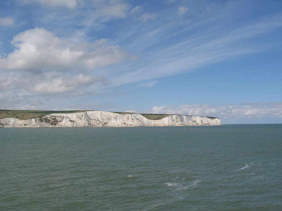 penya-segats, blanc, dover, anglaterra, aigua, dover, Anglaterra, paisatge marí, cel, oceà, línia de costa, pedra, referència, europa, a l'aire lliure, canal, mar, guix, naturalesa, davant del mar, tranquil·litat, cap gent, escenics - natura, bellesa a la natura, escena tranquil·la, terra, núvol - cel, escena no urbana, dia, horitzó, medi ambient, rock, penya-segat, 1080P