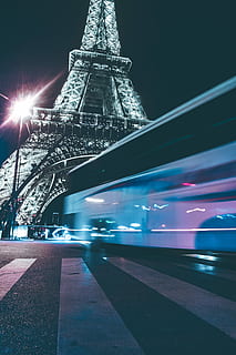 Zeitraffer Fotografie, Bus, Eiffelturm, Nacht-, Paris, Langzeitbelichtung, kalt, kommerziell, Lighttrail, Straße, Nachtzeit, Stadt am Meer, Stadt bei Nacht, die Architektur, gebaute Struktur, Transport, Stadt, beleuchtet, Reiseziele, Transportmittel, Reise, Bewegung, Gebäudehülle, Bewegungsunschärfe, keine Leute, Turm, Himmel, Tourismus, große Höhe, Natur, Brücke - künstliche Struktur, draußen, Bürogebäude außen, 5K, CC0, gemeinfrei, lizenzfrei
