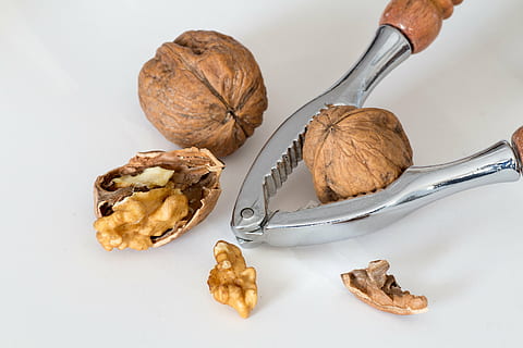 brown walnuts, walnuts, nutcracker, crack, walnut, food, nut - Food, nutshell, brown, fruit, food and drink, studio shot, indoors, kitchen utensil, eating utensil, healthy eating, no people, still life, freshness, wellbeing, bread, close-up, ingredient, household equipment, knife, meal, choice, table knife, breakfast, 5K, CC0, public domain, royalty free