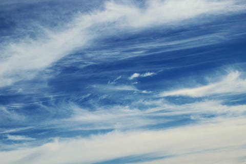 weiße Wolken, Himmel, Wolken, Blau, Wolken Himmel, Natur, Weiß, Himmel Wolken, Wetter, Wolken des blauen Himmels, Licht, Tag, Sommer-, Platz, Wolkengebilde, Farbe, Luft, Sonnenlicht, Meteorologie, Umgebung, flauschige, sonnig, wolkig, Kumulus, hoch, Klima, hell, blauer himmel hintergrund, draußen, Sonne, blauer Himmel, Landschaft, klar, wolke - himmel, Schönheit in der Natur, nur himmel, Hintergründe, szenen, Flachwinkelansicht, ruhige Szene, Szenen - Natur, Ruhe, keine Leute, weiße Farbe, Wind, idyllisch, wispy, sauber, 5K, CC0, gemeinfrei, lizenzfrei