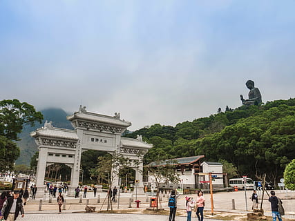 people, gray, paint arch, group, park, blue, sky, china, arch, tourist, spot, destination, tree, plant, nature, statue, sculpture, art, travel, crowd, family, friends, men, women, kids, travel destinations, large group of people, incidental people, architecture, outdoors, day, building exterior, adult, group of people, built structure, real people, tourism, city, lifestyles, 4K