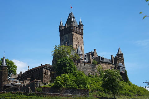cochem, Schloss, Aussicht, Gebäudehülle, die Architektur, gebaute Struktur, Geschichte, die Vergangenheit, Baum, Gebäude, Himmel, Pflanze, Reiseziele, Turm, Natur, Tag, Reise, keine Leute, Flachwinkelansicht, alt, draußen, Tourismus, klarer Himmel, 4K, CC0, gemeinfrei, lizenzfrei