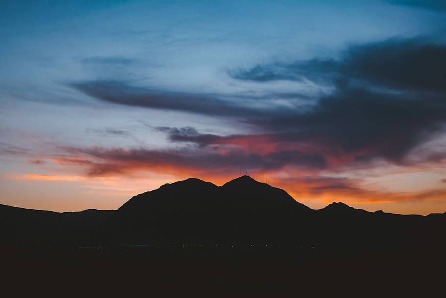 silueta, muntanya, vespre, foto de la silueta, daurat, hores, cel, cloudscape, paisatge, posta de sol, blau, taronja, fosc, ombra, mashhad, iran, nikon, ennuvolat, folk, canviant d'humor, hora daurada, escenics - natura, bellesa a la natura, núvol - cel, medi ambient, tranquil·litat, naturalesa, cel dramàtic, Serra, escena tranquil·la, terra, cap gent, destinacions de viatge, majestuós, idíl·lic, a l'aire lliure, paisatge dramàtic, cim de muntanya, cel romàntic, 5K