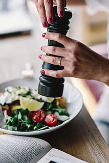 eating, breakfast, reading, book, Woman, female, healthy, meal, salad, human Hand, food, people, men, adult, indoors, holding, restaurant, vegetable, one Person, close-up, chef, working, unrecognizable Person, healthy Eating, occupation, cooking, males, preparing Food, preparation, lifestyles, food And Drink, table, caucasian Ethnicity, human body part, hand, focus on foreground, freshness, real people, wellbeing, body part, finger, 2K