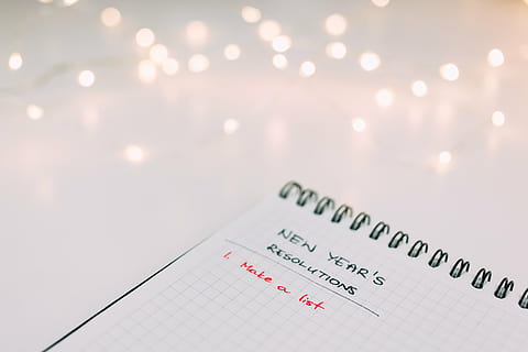 llibreta gràfica, blanc, superfície, quadern, paper, escriure, recordatoris, borrós, bokeh, il·luminat, fons, cap gent, primer pla, indústria, a l'interior, dia, còpia espai, centrar-se en primer pla, celebració, guió occidental, calendari, text, enfocament selectiu, festa, Finances, sol objecte, tir de l'estudi, marc complet, termòmetre, cap d'any, fer dieta, 4K, CC0, domini públic, lliure de regalies