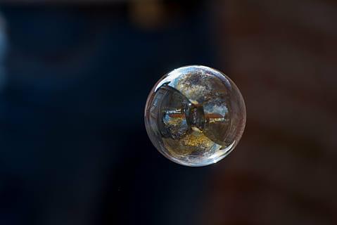 bolla, chiamare la vescica, sfera, riflessione, avvicinamento, nessuno, singolo oggetto, forma, in casa, natura, design, trasparente, concentrarsi sulle conoscenze acquisite, vetro - materiale, messa a fuoco selettiva, forma geometrica, mezz'aria, brillante, giorno, attività commerciale, 5K, CC0, dominio pubblico, privo di copyright