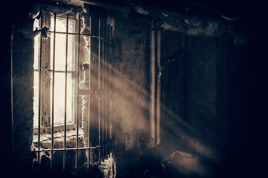 schwarz, Fensterrahmen, trübe, Licht, grau, Metallfenster Tor, Fenster, dunkel, Sonnenlicht, Schatten, Riegel, verlassen, alt, keine Leute, die Architektur, Haus, Holz - Material, drinnen, Gebäude, beschädigt, Tür, gebaute Struktur, Eingang, obsolet, Tag, Zerstörung, Geschichte, heruntergewirtschaftet, ruiniert, 5K