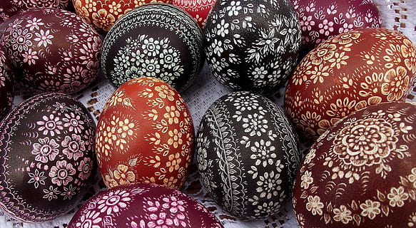 Essen, Eier, Ostereier, Ostern, Handwerk, Ostern-Symbol, Lebensmittel, Essen und Trinken, Stillleben, Muster, keine Leute, Vollbild, Nahansicht, Wahl, drinnen, Frische, Hintergründe, Markt, Variation, zu verkaufen, Seite an Seite, Design, Gruppe von Objekten, Verkauf, große gruppe von gegenständen, Auftrag, Blumenmuster, Versuchung, 2K, CC0, gemeinfrei, lizenzfrei