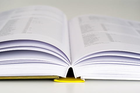 abrió, educativo, libro, blanco, superficie, datos, documento, conocimiento, aprendizaje, literatura, página, papel, leer, investigación, estudiar, Universidad, abierto, educación, publicación, nadie, adentro, naturaleza muerta, pericia, leyendo, gente, de cerca, texto, foto de estudio, estudiando, actividad, copia espacio, libro de tapa dura, libro de texto, 5K, CC0, dominio público, libre de derechos