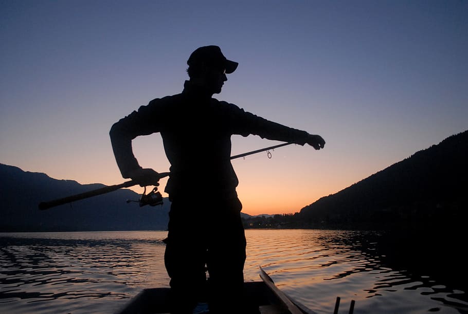 foto siluet, man memancing, danau, fischer, ikan, pria, profesi, matahari terbit, boot, bayangan hitam, matahari terbenam, alam, di luar rumah, nelayan, air, langit, satu orang, gunung, kedudukan, keindahan di alam, scenics - alam, laki-laki, langit cerah, kegiatan waktu luang, orang sungguhan, adegan yang tenang, dewasa, ketenangan, 2K