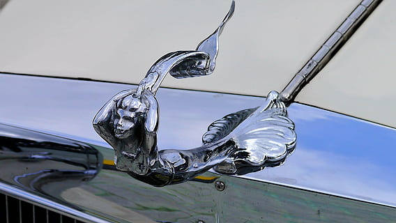 auto, retro, oldtimer, chladná postava, crom, brod, stará auta, pkw, historicky, usa, pozemního vozidla, přeprava, způsob dopravy, Příroda, nikdo, den, nízký úhel pohledu, nebe, sklo - materiál, voda, zaměřit se na popředí, motorové vozidlo, detail, venku, závěsný, námořní plavidlo, odraz, kov, technologie, ocel, stříbrné barvy, chrom, luxus, 4K, CC0, veřejná doména, bez autorských práv