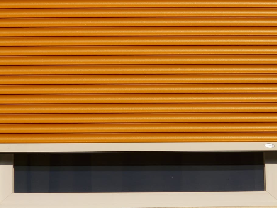 zavřete rolety, rolety, roleta, okno, žaluzie, závěrky, oranžový, žlutá, nikdo, den, venku, vlnitý plech, detail, uvnitř, vzor, architektura, stavba, nástěnný prvek, pruhovaný, kov, kopie prostor, design, pozadí, opakování, absence, 2K