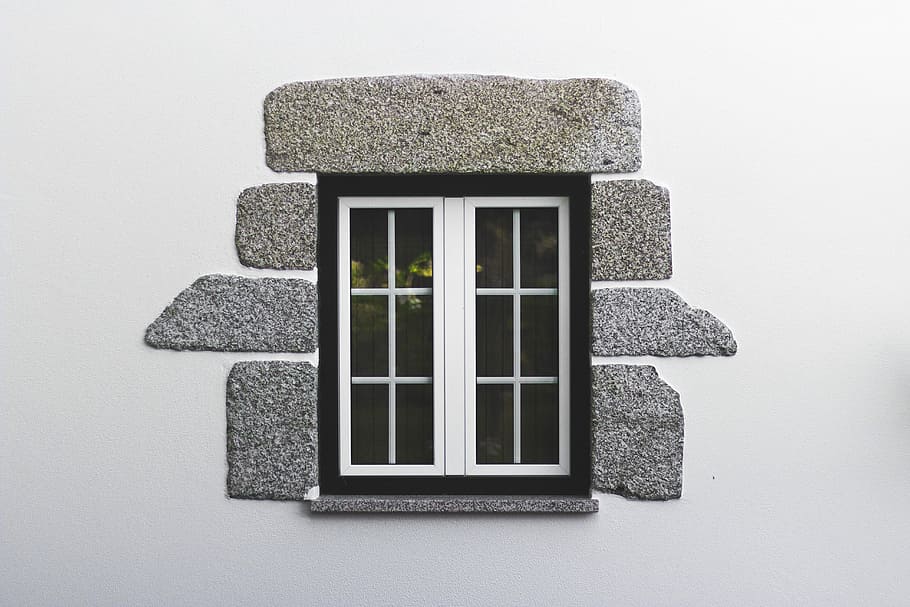 clar, panells de vidre, blanc, marcs, tancat, fusta, marc de finestra, finestra, pedres, panells, vidre, marc, rock, edifici, casa, arquitectònic, simètric, simetria, arquitectura, vintage, estructura construïda, cap gent, funció de construcció de parets, naturalesa, sòlid, exterior de l'edifici, a l'aire lliure, planta, color verd, material de pedra, dia, gris, fons blanc, barri residencial, pedra, tir de l'estudi, 5K