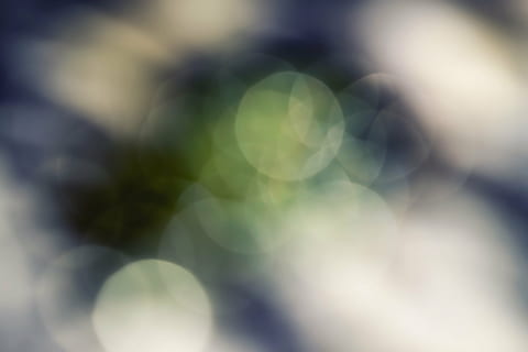bokeh, abstrakt, farve, grøn, blå, farverig, lyse, blød, ude af fokus, rund, cirkler, figurer, baggrund, sløret, baggrunde, mønster, skinnende, fotografiske effekter, abstrakte baggrunde, ingen mennesker, fuld ramme, cirkel, geometrisk form, form, grøn farve, skønhed i naturen, tæt på, natur, udendørs, selektiv fokusering, sløret bevægelse, lys - naturligt fænomen, ro, tekstureret effekt, 4K, CC0, offentligt domæne, royaltyfrie