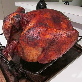 Peru, assado, Ação de graças, festa, carne, almoço, comer, refeição, grelhado, Comida, comida e bebida, frescura, dentro de casa, pronto para comer, bem-estar, ainda vida, visão de alto ângulo, fechar-se, carne de frango, Alimentação saudável, jantar, utensílio de cozinha, ninguém, jantar assado, preparação, placa, carne branca, bandeja, 2K, CC0, domínio público, royalty free