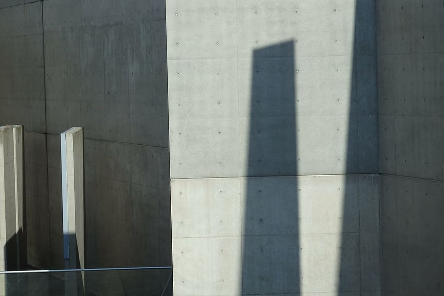 Senza titolo, architettura, costruzione, infrastruttura, struttura, istituzione, ombra, giorno, fotogramma intero, nessuno, struttura costruita, all'aperto, colonna architettonica, sfondi, avvicinamento, luce del sole, caratteristica della parete, modello, esterno dell'edificio, natura, grigio, colore nero, pavimentazione, città, forma, comunicazione, vista dall'alto, calcestruzzo, concentrarsi sull'ombra, 2K