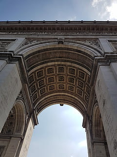 arc de triomphe, paris, ciutat, arquitectura, referència, monument, arc, arc de triomf, història, destinacions de viatge, cel, vista d’angle baix, estructura construïda, el passat, exterior de l'edifici, turisme, naturalesa, viatjar, cap gent, dia, memorial, a l'aire lliure, talla, arquejat, 4K, CC0, domini públic, lliure de regalies