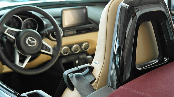 Černá, hnědý, mazda vozidla, interiér, auto, vozidlo, konvertibilní, kůže, sedadlo, chrom, sportovní auto, sportovní, systém přepravy, elektronika, autodílna, přístrojová deska, řídit, zařízení, technologie, lesklý, výkon, moderní, mazda, motor, pohyb, zpracovává se, nových automobilů, doprava, park, stroj, kokpitu, auto detail, řídítka, speedo, výstup, řízení, prohlídka, řízení auta, Rychlost, způsob dopravy, přeprava, interiér vozidla, kontrolní panel, motorové vozidlo, volant, interiér vozu, cestovat, letoun, luxus, řadicí páka, uvnitř, leteckého vozidla, kolo, pilotování, stiskněte tlačítko, 5K, CC0, veřejná doména, bez autorských práv