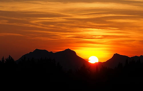 auringonlasku, ilta, Provence, maisema, aurinko, luonto, vuori, hämärä, scenics, oranssi väri, taivas, siluetti, ulkona, auringonnousu - aamunkoitto, valjeta, punainen, auringonvalo, kauneus luonnossa, aamu, keltainen, maisemat - luonto, rauhallinen kohtaus, tyyneys, vuorijono, ympäristö, ei-kaupunkikuvia, idyllinen, pilvi - taivas, ei ihmisiä, majesteettinen, vuorenhuippu, 2K, CC0, public domain, rojaltivapaa