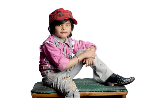 super, copil, model, copil, băiat, copilărie, super, fericit, tineri, masculin, zâmbitor, o persoana, fundal alb, numai copii, ședință, studio shot, elimina, în interior, vedere din față, uitându-se departe, haine casual, in cautarea, îmbrăcăminte, pălărie, nevinovăţie, fete, trei sferturi de lungime, culoarea roz, 1080P, CC0, domeniu public, fără drepturi de autor